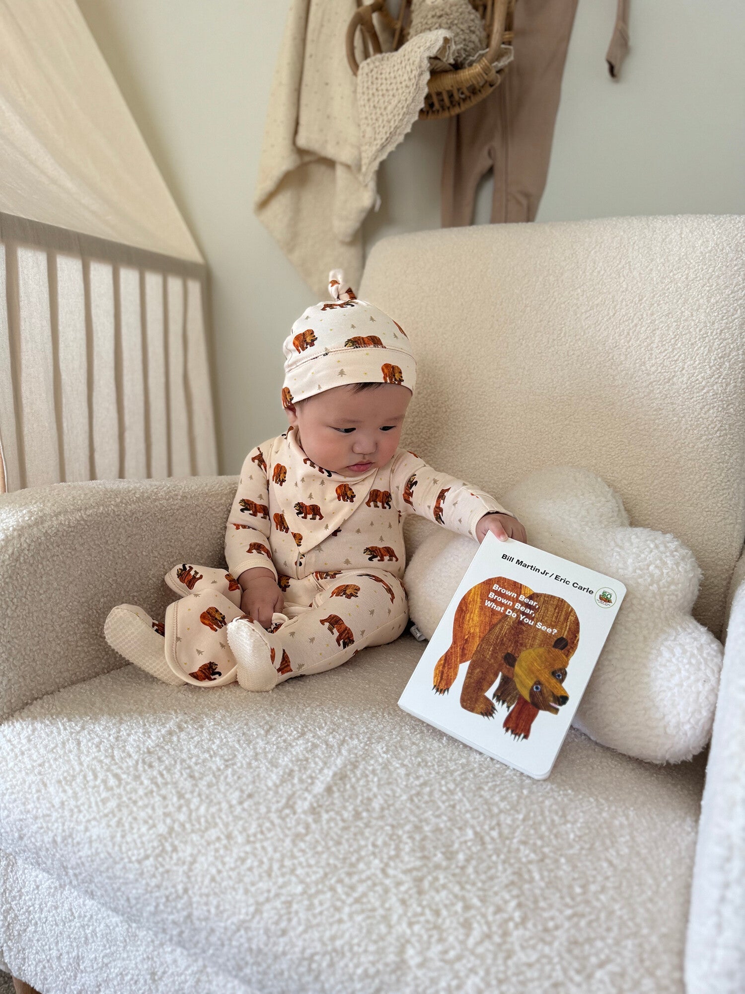 Organic Knotted Hat in Brown Bear