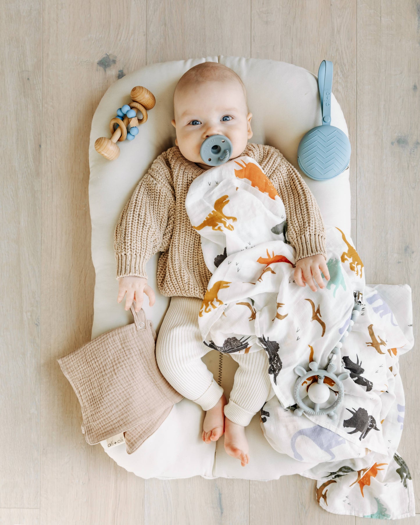 Bamboo Muslin Swaddle Blanket (Dinosaurs)